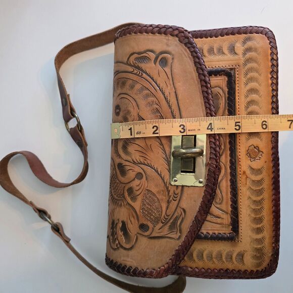 Vintage Leather Tooled Cross Body Bag. Western Style. OS - Picture 4 of 11